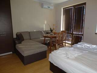 Апарт-отели Chateau del Marina Apart Complex Несебр Номер-студио с балконом и видом на море (для 2 взрослых и 1 ребенка)-5