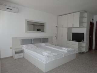 Апарт-отели Chateau del Marina Apart Complex Несебр Номер-студио с балконом и видом на море (для 2 взрослых и 1 ребенка)-36